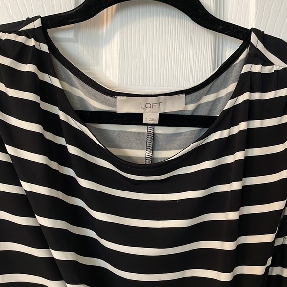 Stretchy back and white strip LOFT Sz S dress to just above knee length NWOT - Picture 2 of 3